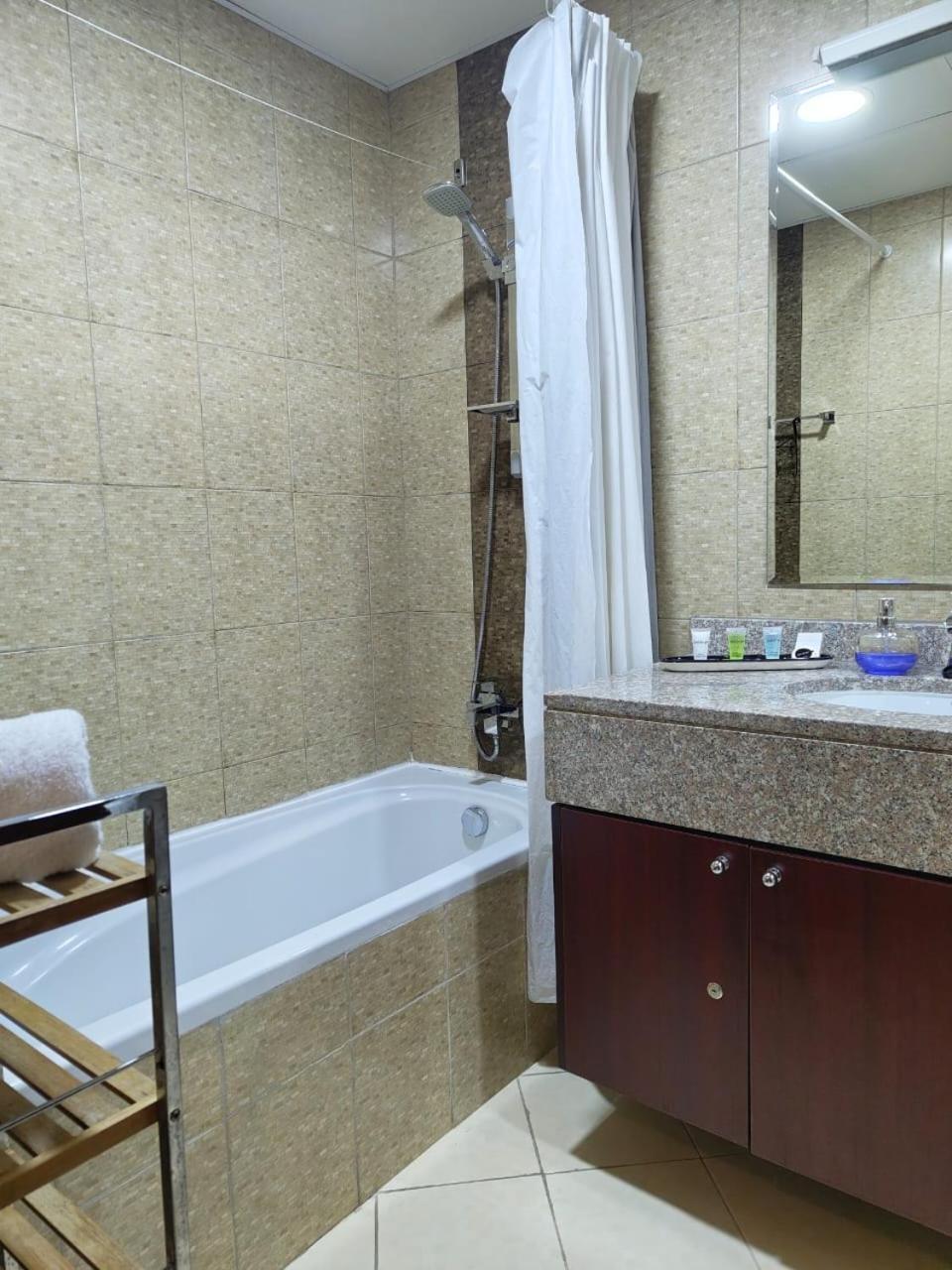 Studio In The Heart Of Sports City -Great View & Amenities! ดูไบ ภายนอก รูปภาพ